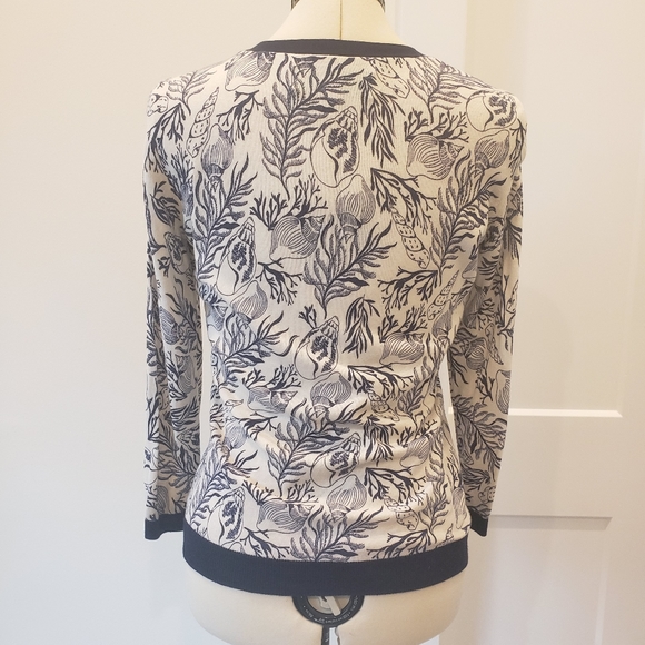 C Wonder Button Up Cardigan Lightweight Size Medium - Picture 2 of 7